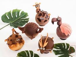 Chocolats De Paques Nicolas Bernarde Des Chocolats De Paques A Tomber Elle A Table Chocolat Paques Chocolat Paques