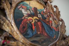Саме в цей день відбулося розп'яття христа на голгофі, а також зняття його з хреста та поховання. Novini Ukrayini Strasna Pyatnicya Rozpyattya I Smert Hrista