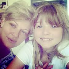 Prima zi de scoala este o zi de reinnoire pentru adolescentele din timpurile noastre. Prima Zi De Homeschooling Pentru Fiica Danei Nalbaru Iata Ce A Invatat Adpm