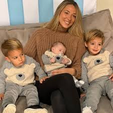 Se caracteriza por ser un atacante rápido, potente y batallador. Spanish Wags