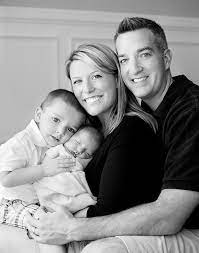 Pin By Genia Aasen On Photography Newborn Pictures Newborn Family Pictures Newborn Family Photos
