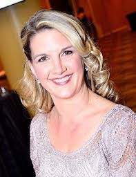 Amy Grayson's Instagram, Twitter & Facebook