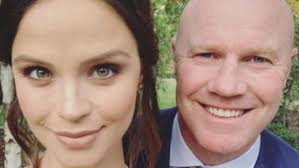 Barry hall (born 8 february 1977) is a retired professional australian rules footballer who played for the st kilda football club, sydney swans and. Ex Footy Star Barry Hall Slammed By Wife Lauren Brant On Instagram Perthnow
