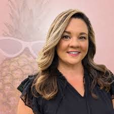 Karen Skoog's Instagram, Twitter & Facebook