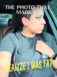 this photo made me realize i got fat 🖤✨