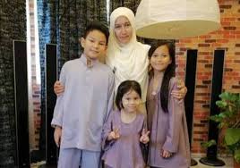 Posted by unknown posted on 4:21 pm with no comments. Ada Pelanggan Muka Masam Tak Ucap Terima Kasih Saya Tak Ambil Hati Demi Anak Ibu Tunggal Redah Panas Hujan Bawa Grab Food My Cms