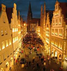 Love Christmas In Germany Munster Is A Beautiful City Throughout The Year But It S Xmas Market I Weihnachtsmarkt Munster Munster Altstadt Munster Deutschland