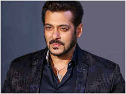 గత కొద్ది రోజులుగా కరోనాతో బాధపడుతున్న టీఎన్‌ఆర్‌ నేడు(సోమవారం)తుదిశ్వాస విడిచారు. Rsar52i5gwhmem