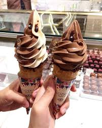 Antara selebriti terlihat memakai beg tangan dari jenama fendi. Foodpornmalaysia Twitterren Godiva Jenama Aiskrim Yang Kini Merupakan Paling Mahal Di Malaysia