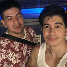 Happy birthday sa aking Gwapo at Astig na kuya @ohmarrrrrrrr 🎂🎉😍! Thank  you Bro sa Pag protekta, pagmamahal at sa sobrang pag support mo sa amin ni  @rayvercruz simula bata kami hanggang