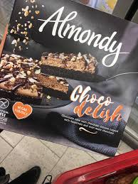 Death By Chocolate Aus Der Rewe Tiefkuhltruhe Almondy Schokokuchen Mit Schokomousse Haselnussen Und Noch Mehr Schoko Oben Drauf Fur 3 99 Vegande