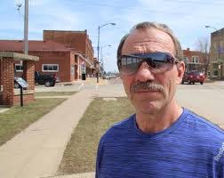 Russell Greenlee's Instagram, Twitter & Facebook