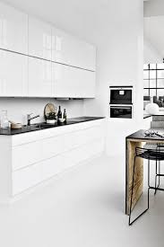 Easy To Clean Modern Kitchen Interior Design Design Build Ideas Modern Kitchen White Kitchen Design Modern Kitchen Design
