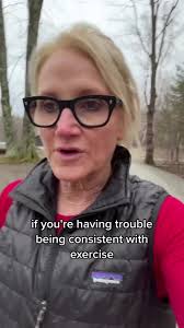 A 10-minute hack to transform your day AND your health 🙌 Let me know in  the comments if you’re going to commit to this challenge! #melrobbins  #dailyinspiration #mindsetmotivation #moveyourbody #walk ...