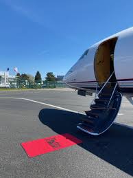 Hôtesse de l'air / steward. Marion Villard Cabin Manager Easyjet Switzerland Linkedin