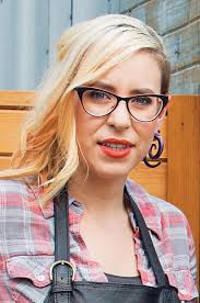 Jessica Pelland's Instagram, Twitter & Facebook