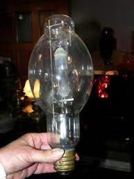 The more popular a21, a19, and a15 standard shaped light bulbs are commonly used for lamps, ceiling fans, and residential fixtures. Extra Large Vintage 400 Watt Sylvania Mercury Street Light Bulb Ebay