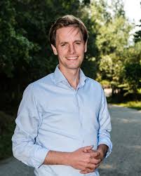 Bbb is de nieuwe plattelandspartij die op 17 maart 2021 gaat meedoen aan de tweede kamerverkiezingen. Laurens Dassen Simple English Wikipedia The Free Encyclopedia