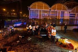 Le blog par et pour les habitants de st denis (93). Photos Apres Une Course Poursuite A Saint Denis La Voiture Fonce Dans Un Mur Quatre Blesses Graves Actu Seine Saint Denis