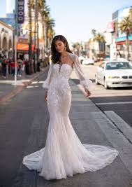 Pronovias wedding dresses are created in fashion, dreams, costura and glamour collections. Pin Auf Brautkleider