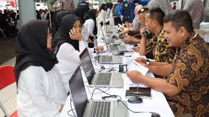 Jun 15, 2021 · soal cpns 2021 dan kunci jawaban, materi anti radikalisme dimasukkan dalam tes cpns 2021 jenjang cpns biasanya ditentukan melalui 2 tahap seperti seleksi kemampuan dasar (skd) bobot 40% dan seleksi kemampuan bidang (skb) bobot 60%. Contoh Soal Skd Cpns 2021 Khusus Tkp Penilaian Bukan Benar Atau Salah Tiap Soal Memiliki Nilai Tribun Jabar