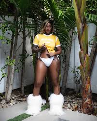 tiwasavage è ovvio, non si può cambiare, abbiamo bisogno di più del tuo sex  tape, mentre pubblicizzi la tua privacy, figurati su pantalone. E non vuoi  che tuo figlio veda il tuo