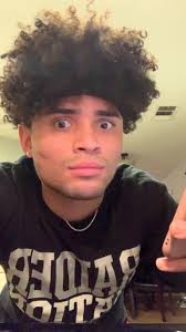 My friends mom doubted that i could actually hit the notes, and i wanted to  prove her wrong. #holidayovertime #foryou #burlesquechallenge