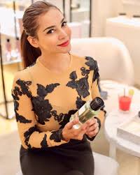 Raja ilya, also known by her real name raja ramilah begum raja mohammad, decides to keep mum as she is bound by. Biodata Dan Latar Belakang Pelakon Raja Ilya Iluminasi