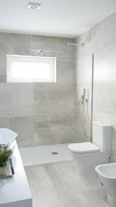 Altezza Rivestimenti Bagno Fino A Dove Rivestire Guida Arredamento Piccolo Bagno Arredamento Bagno Idee Bagno Piccolo
