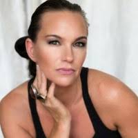 Kim Burt's Instagram, Twitter & Facebook