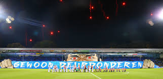 Het gedegradeerde de graafschap oefende dinsdagavond tegen de naburige amateurclub dzc '68 en werd verrast door een schitterende sfeeractie van de eigen aanhang. 39 Het Paaltje 39