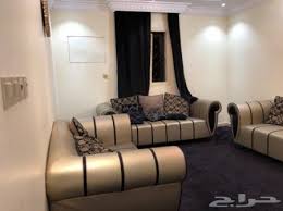 كنب جلد ذهبي واسود مستعجل جدآ جدآ جدآ