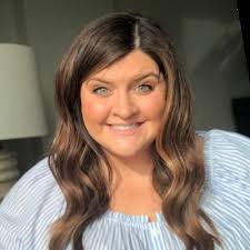 Kristi Thacker's Instagram, Twitter & Facebook