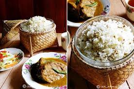 This dish has become so popular, it is now eaten all the time. Singgahsana Kitchen Nasi Dagang Dengan Gulai Ikan Tongkol Makanan Gulai Nasi