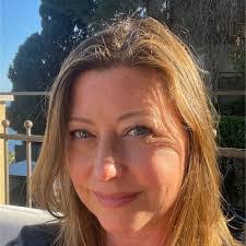 Caroline Sherwood's Instagram, Twitter & Facebook