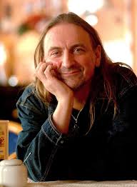 Marek Piekarczyk zagra akustycznie w Auli Pomnik!