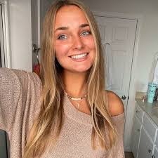 Darcy Fuller's Instagram, Twitter & Facebook