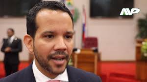 Richard Arends: Gobernador a presenta e Plan di Maneho di Gobierno dilanti.  Un plan BASHI !!