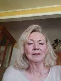 Deanna Gragg's Instagram, Twitter & Facebook