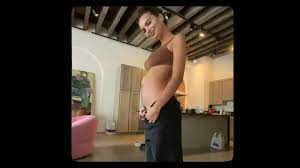 Writing for vogue in an article published monday, the model, 29. Emily Ratajkowski Is Pregnant Why She Doesn T Want To Reveal The Gender Of Her Baby Vogue