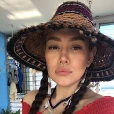 avery holliday 🎥🌎✨ (@Avery_Holliday)