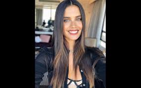 He founded the party chega in april 2019. Sara Sampaio Ataca Andre Ventura E A Internet Explode Com Reacoes Vip Pt