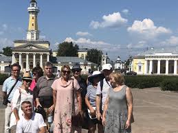 По центру в небольшой компании | Небанальные экскурсии по Костроме
