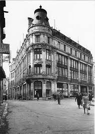 Poitiers Rotonde De La Maison Vannier Par La Suite Aux Dames De France Prise De La Rue Du Marche Photograph Poitiers Nouvelle Aquitaine Aquitaine