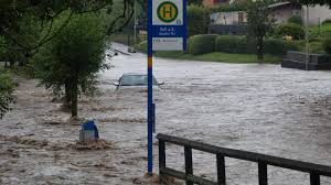 23 städte und landkreise sind in nrw von überschwemmungen. Deutschland Uberschwemmungen Nach Unwettern In Franken Startseite Idowa