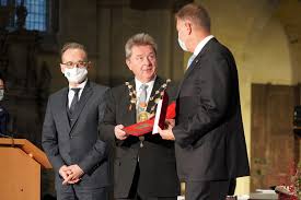 Contul oficial al președintelui româniei, klaus iohannis. Rumaniens Staatsprasident Iohannis In Magdeburg Geehrt