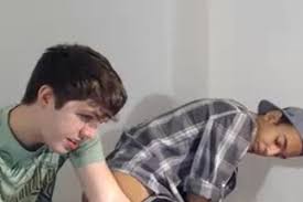 96.198 18yo cuties first time vídeos gratuitos encontrados en xvideos con esta búsqueda. Live Cam At King Twinks Gay Tube
