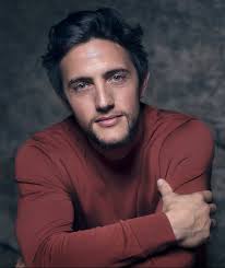 Йилмаз Байрактар (Adam Bay, Yilmaz Bayraktar)