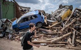 24 июня по чехии пронесся мощный торнадо — три человека погибли, 150 пострадали, разрушены здания по чехии пронесся мощный торнадо — фото, видео. Na6oae7trqz9lm