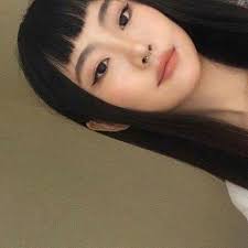 eyeliner soft lips natural brows flushed cheeks pale skin and black hair blasse haut asiatisches makeup schwarzes make up